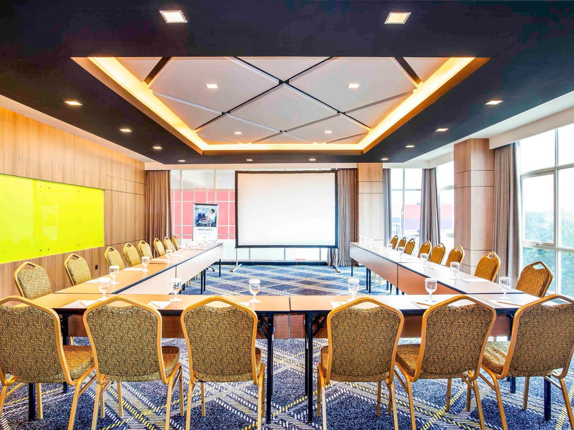מלון Ibis Styles Bekasi Jatibening מראה חיצוני תמונה