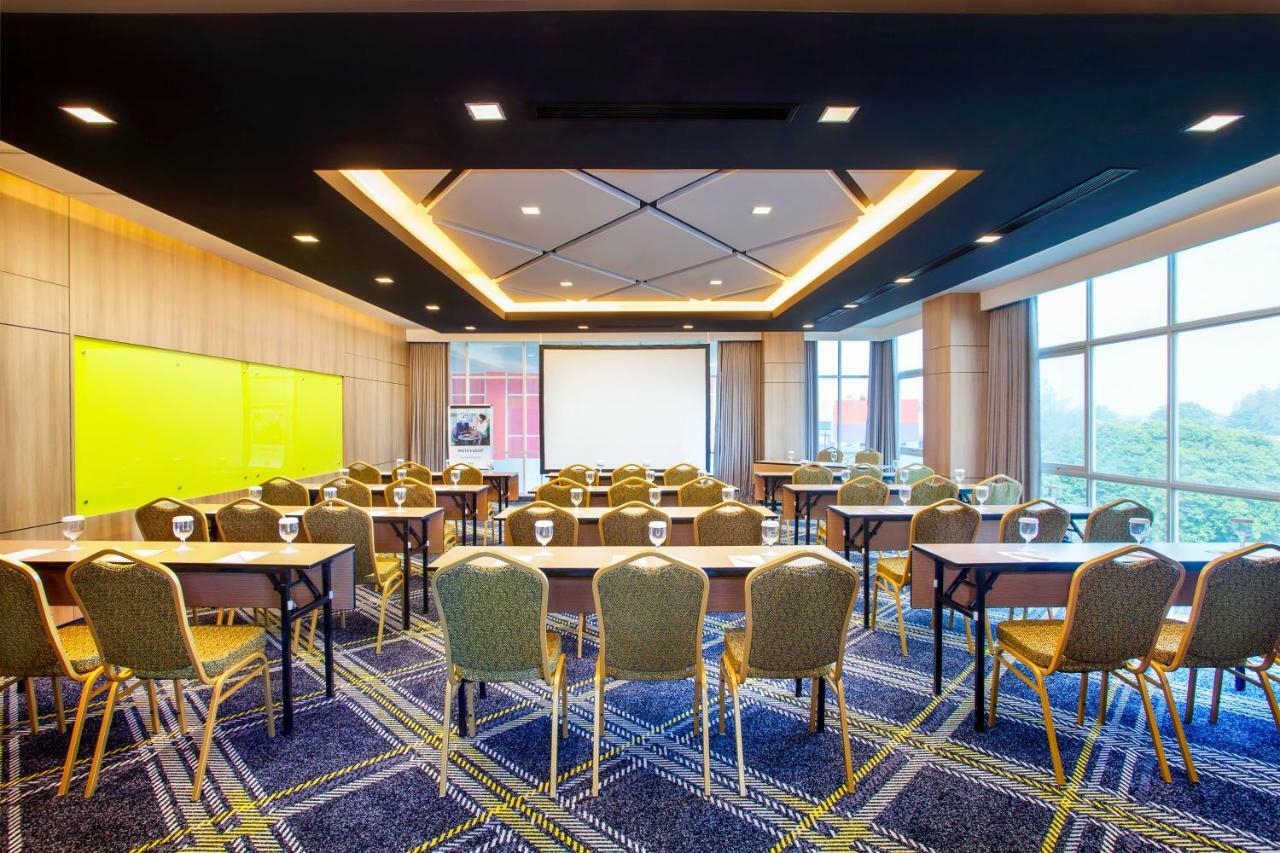 מלון Ibis Styles Bekasi Jatibening מראה חיצוני תמונה