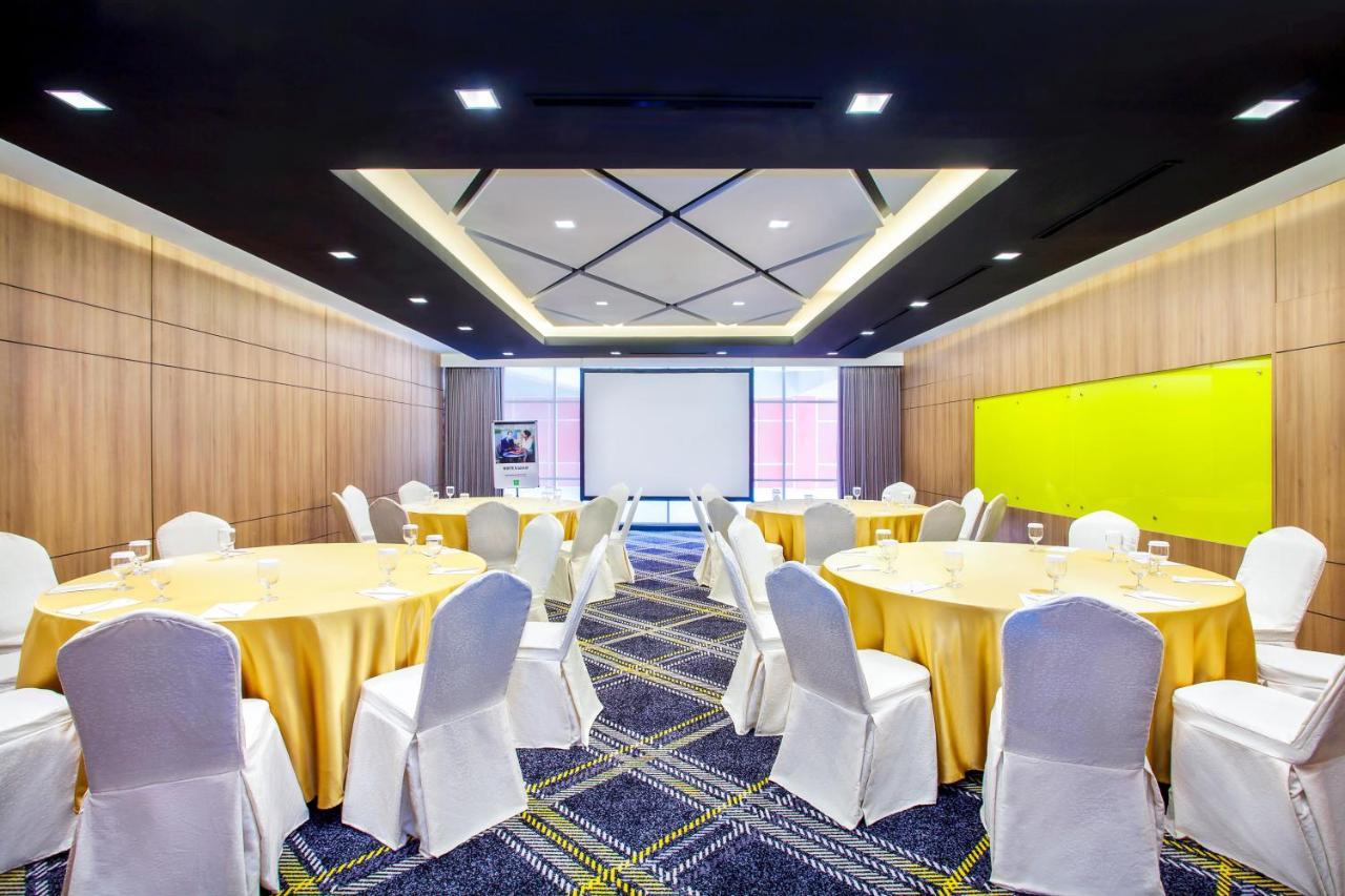 מלון Ibis Styles Bekasi Jatibening מראה חיצוני תמונה