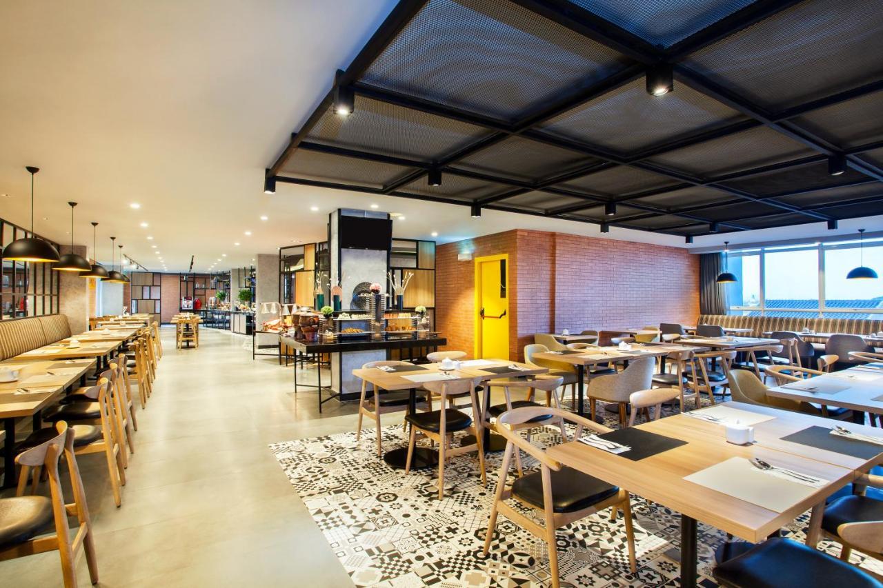 מלון Ibis Styles Bekasi Jatibening מראה חיצוני תמונה